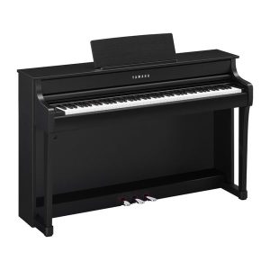Test Yamaha CLP-835 B: un piano numérique polyvalent et performant